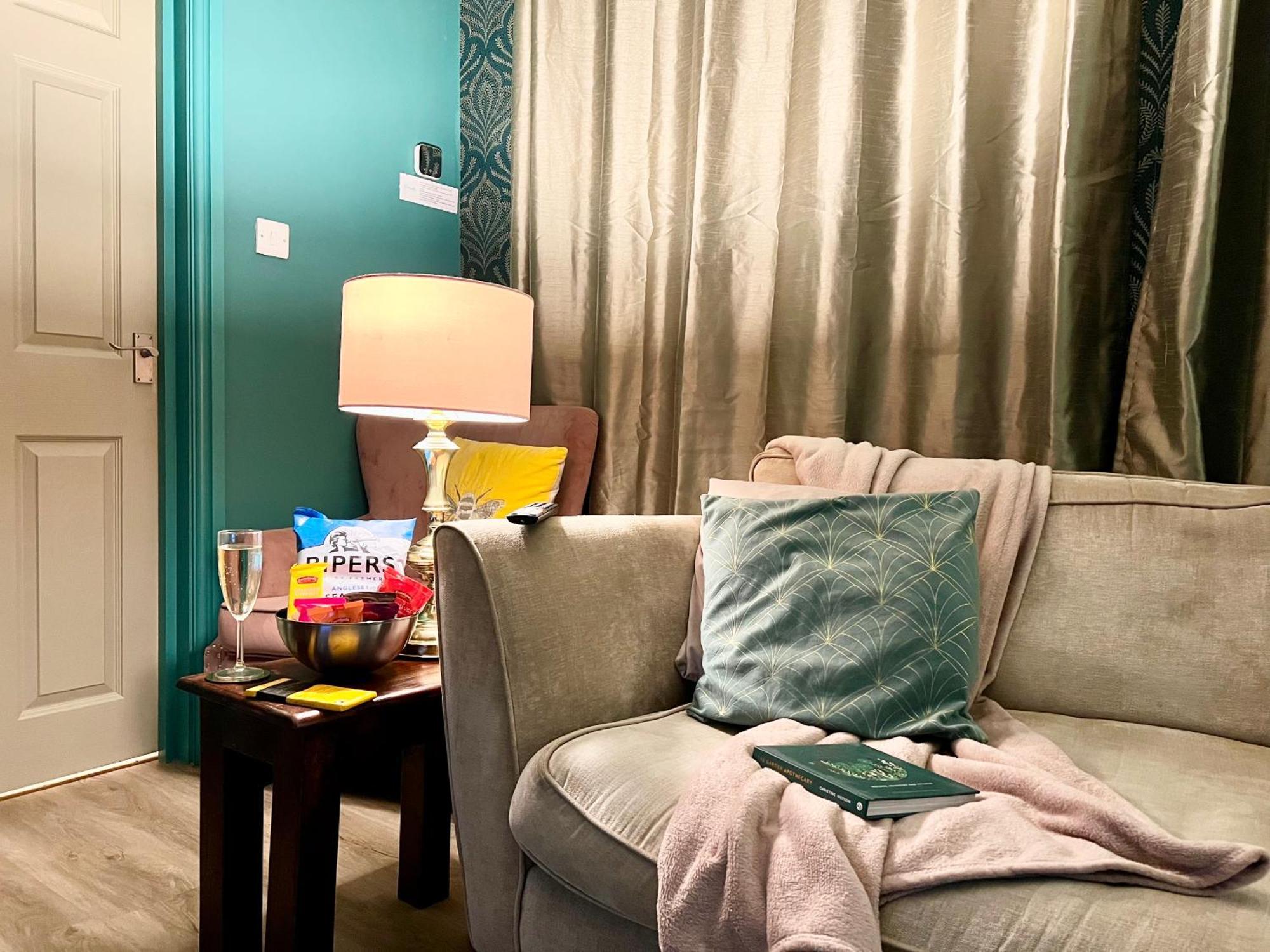 The Rose- Grd Floor, 2-5 Beds, Smarttv, Uni, Tram, M250 Fibre Apartment Nottingham Bagian luar foto